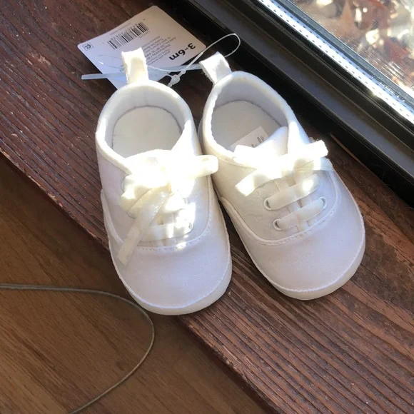 Carters - Picture 3 of 6